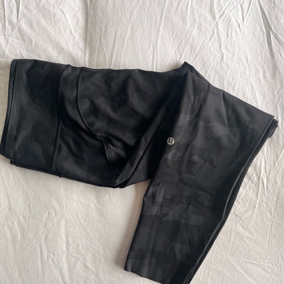 Lululemon Fast and Free High-Waisted Camo Leggings size 12 - Picture 2 of 4
